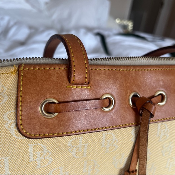 Dooney & Bourke yellow monogram canvas tote - Picture 4 of 16